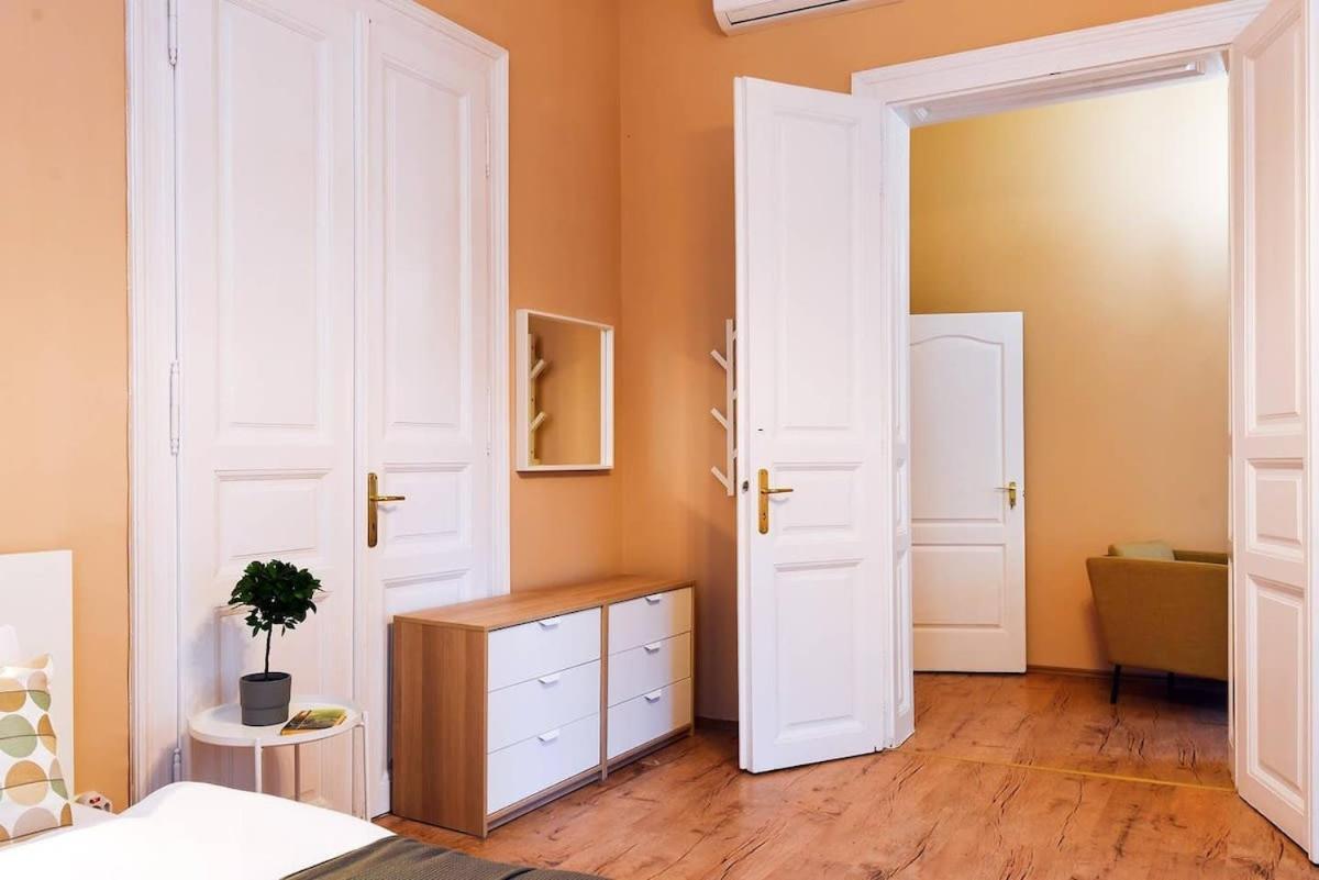 בודפשט Very Central Very Spacious New Home מראה חיצוני תמונה